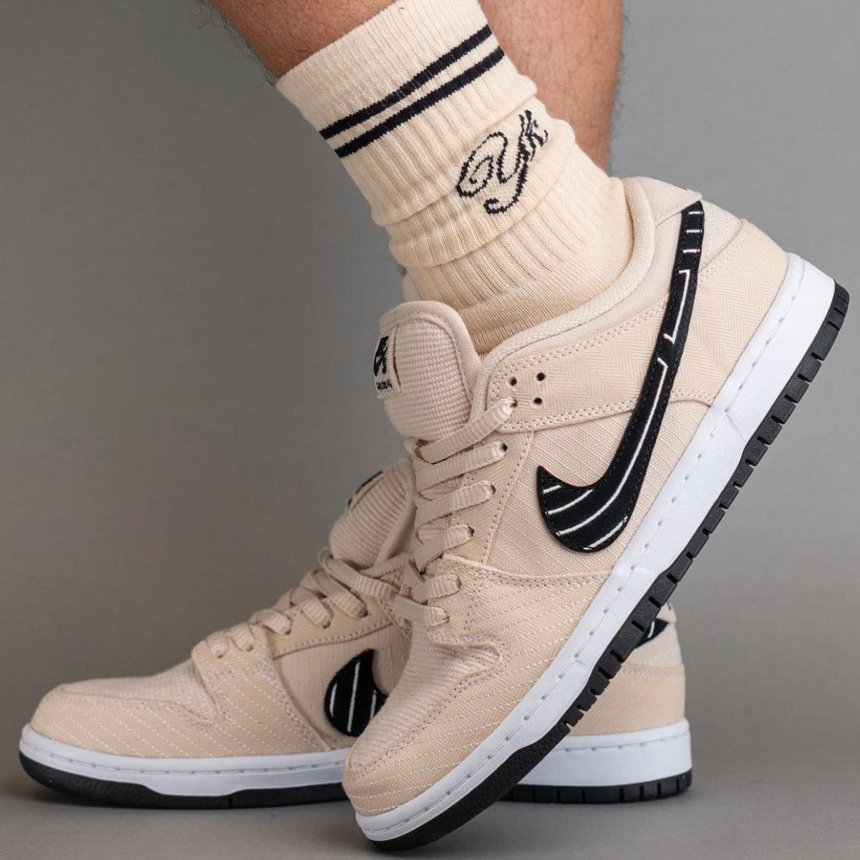 Nike SB Dunk Low x Albino & Preto Fossil