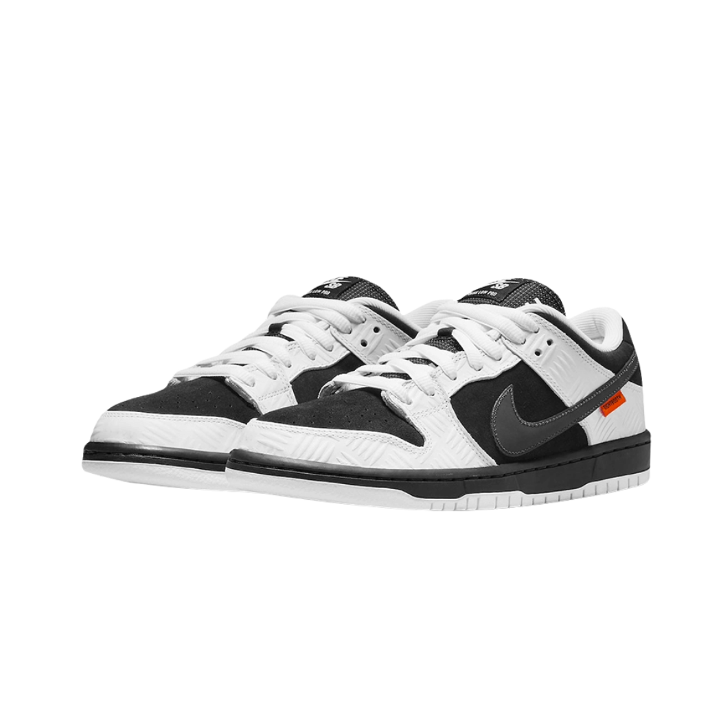 Nike SB Dunk Low TIGHTBOOTH
