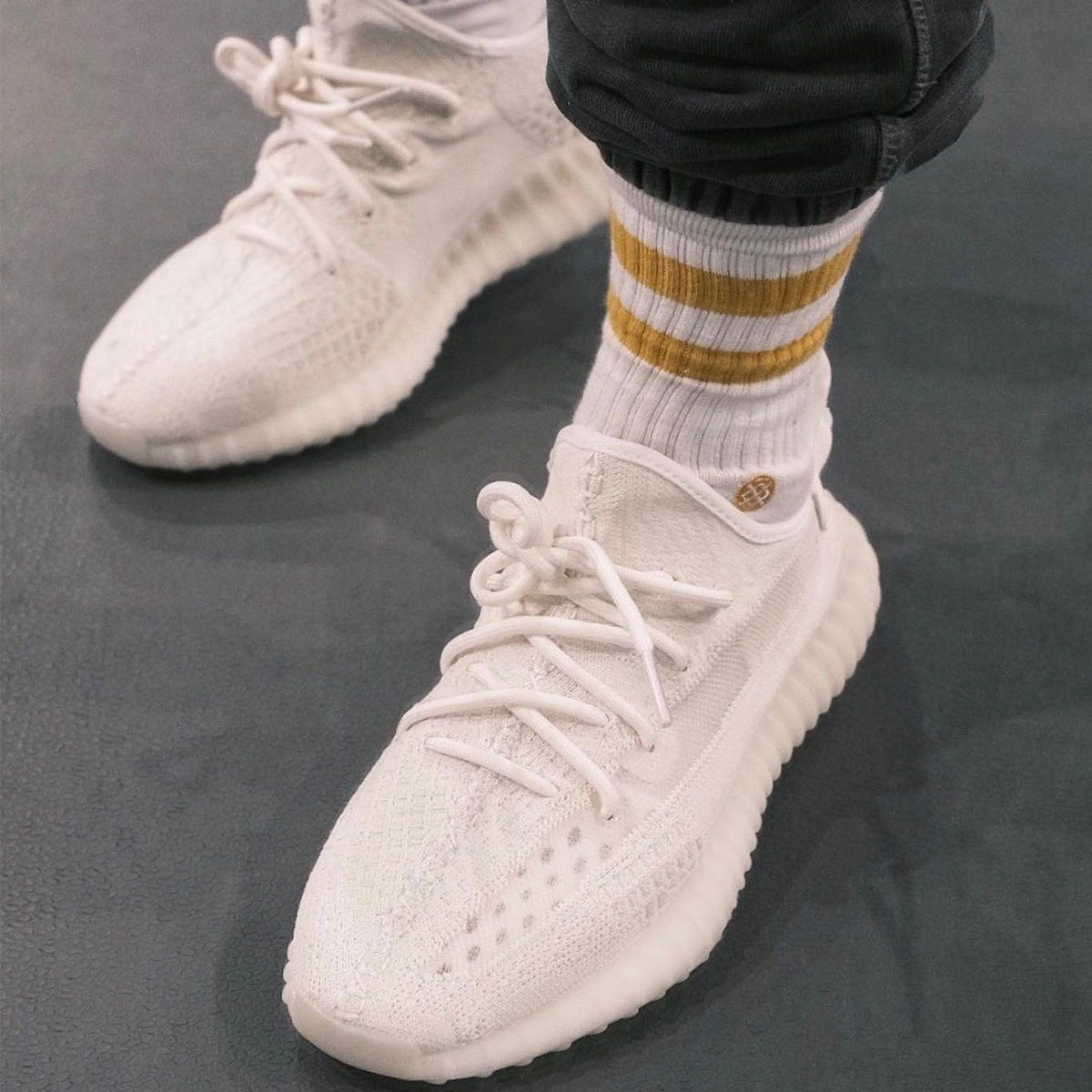 adidas Yeezy Boost 350 V2 Bone