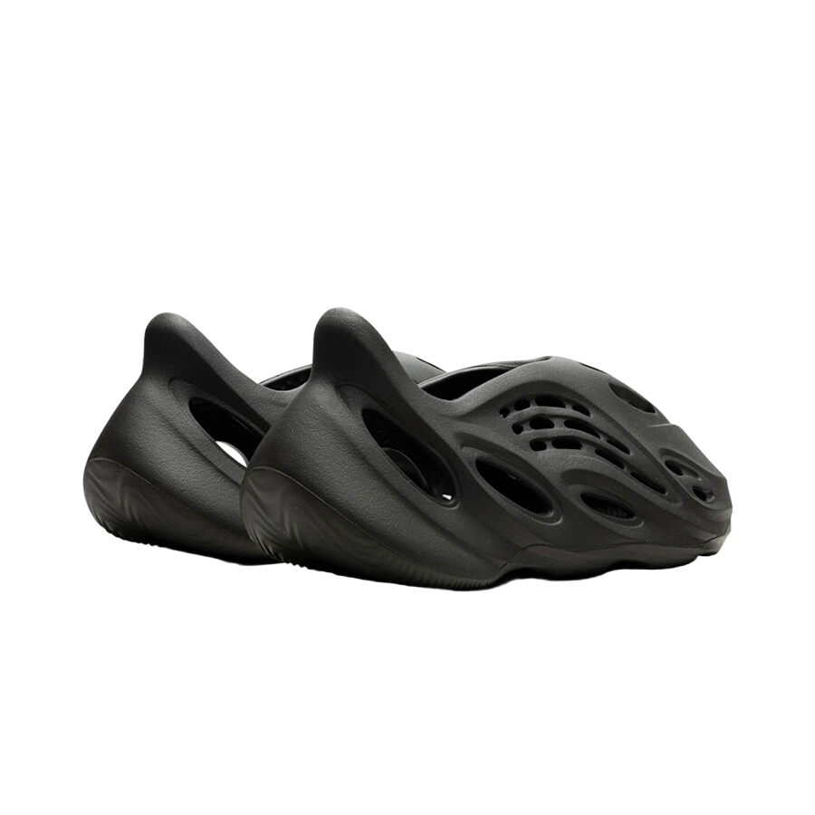 adidas Yeezy Foam RNNR Carbon