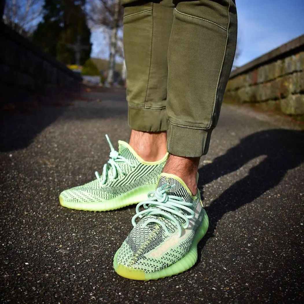 adidas Yeezy Boost 350 V2 Yeezreel