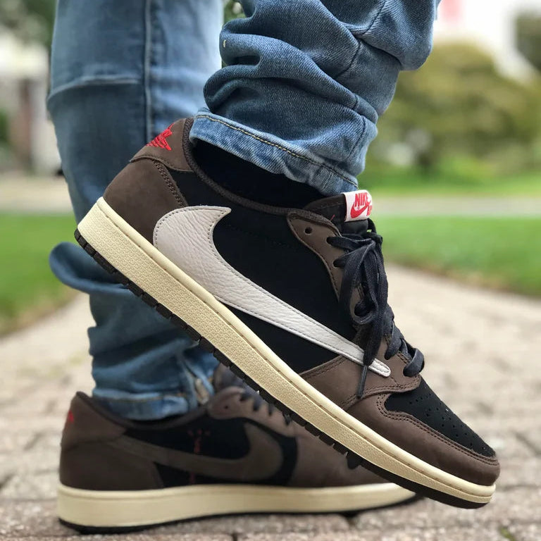 Air Jordan 1 Retro Low OG SP Travis Scott Mocha