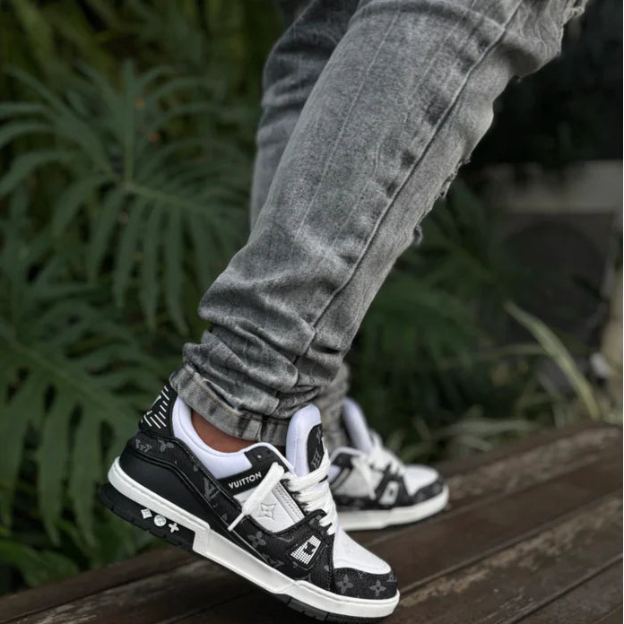 Louis Vuitton Trainer White Black