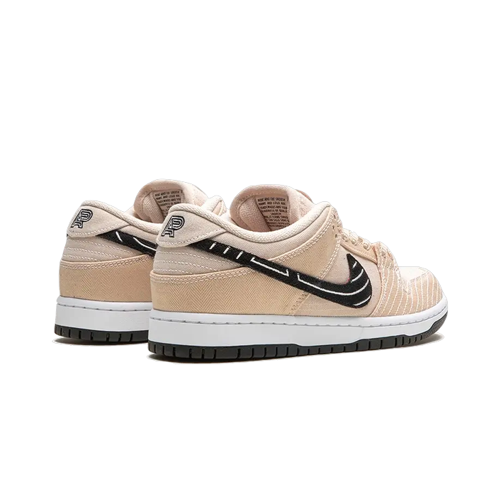 Nike SB Dunk Low x Albino & Preto Fossil