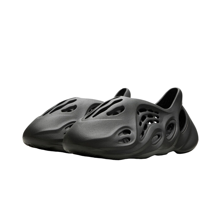 adidas Yeezy Foam RNNR Carbon